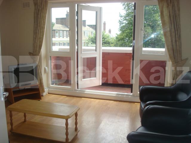 			2 Bedroom, 1 bath, 1 reception Flat			 Waltersville Road, CROUCH END BORDERS